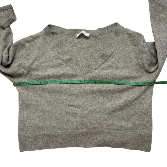 EVERLANE The Cashmere Crop V-Neck in Light Gray Size Medium Womens Long Sleeve - Picture 8 of 11
